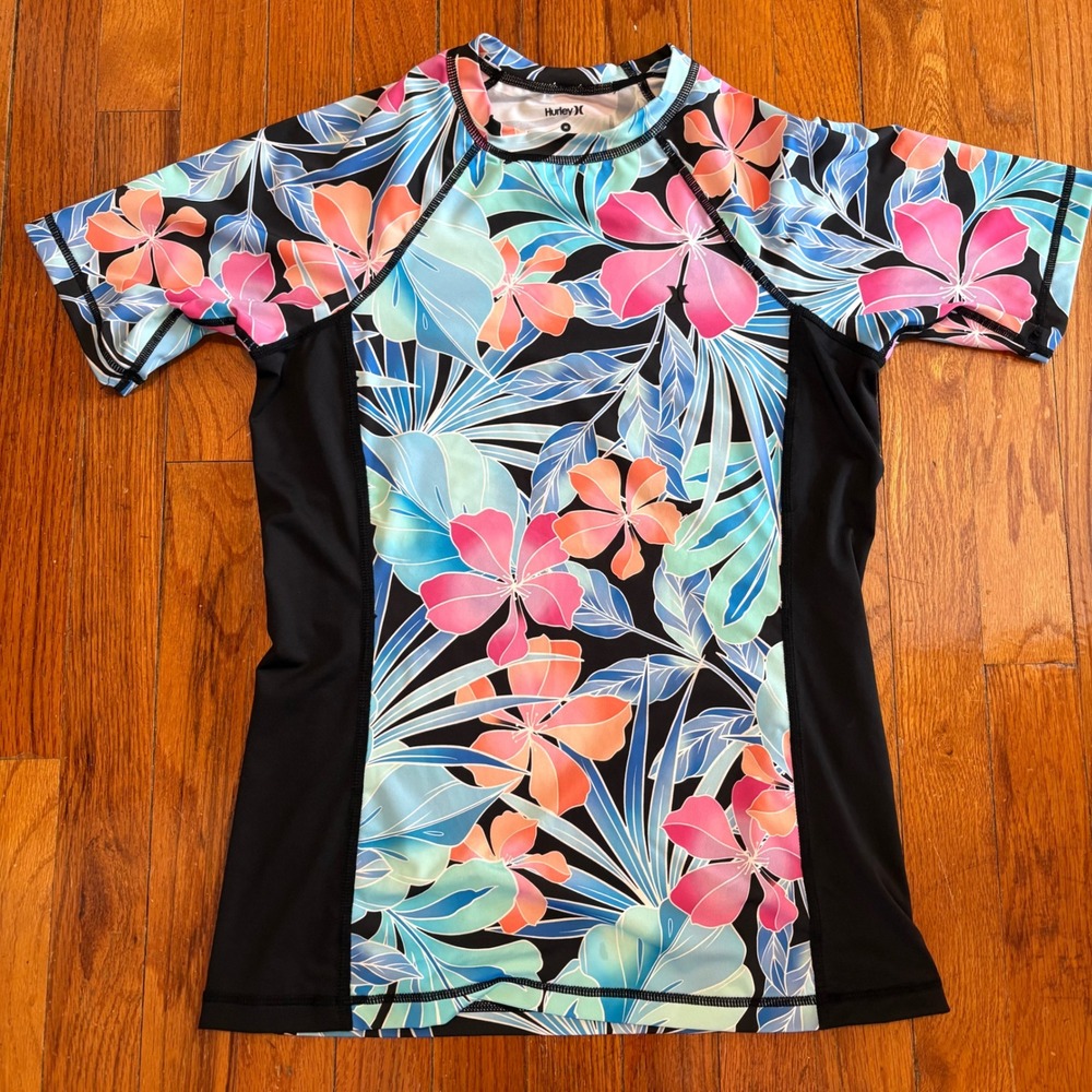Hurley Womens Medium Rash Guard Multicolor Floral Short Sleeve UPF 50+ HKR1080
